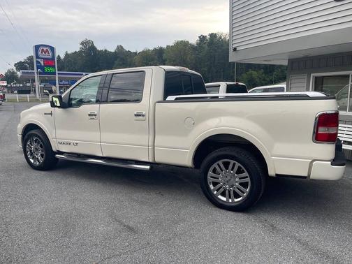 2008 Lincoln Mark LT Base 4dr SuperCrew 4WD 6.5 ft. SB