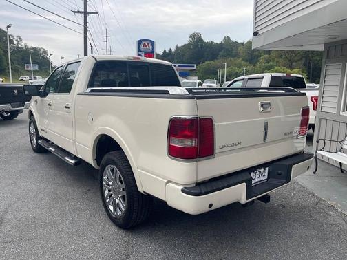 2008 Lincoln Mark LT Base 4dr SuperCrew 4WD 6.5 ft. SB