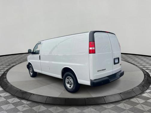 2022 GMC Savana 2500 Work Van