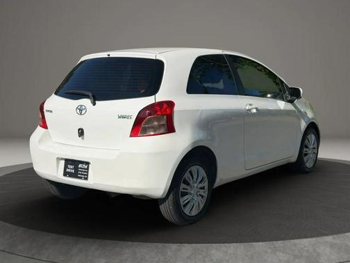 Polar White 2008 Toyota Yaris S