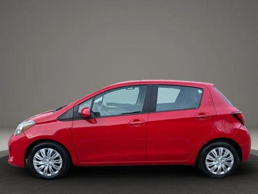 2015 Toyota Yaris L