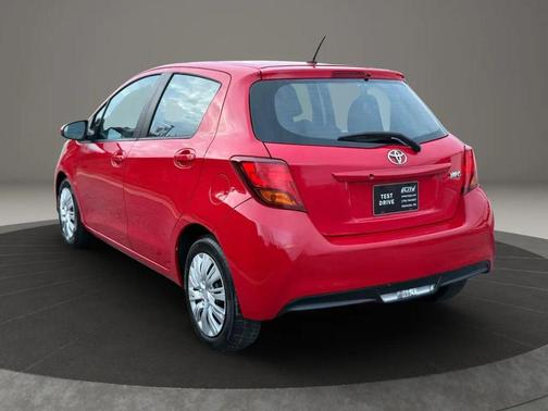 2015 Toyota Yaris L