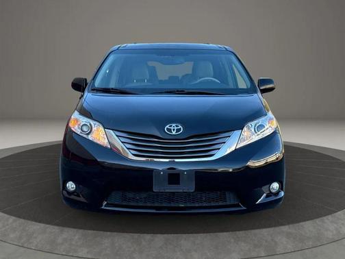 2011 Toyota Sienna XLE