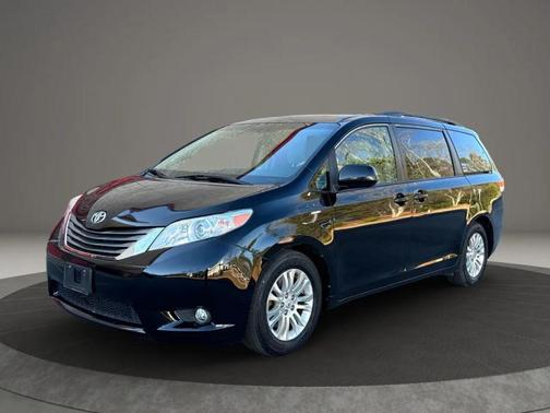 2011 Toyota Sienna XLE