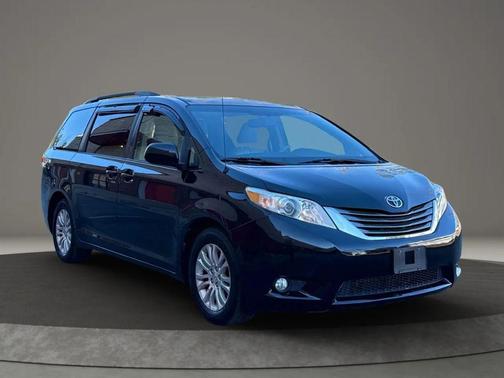 2011 Toyota Sienna XLE