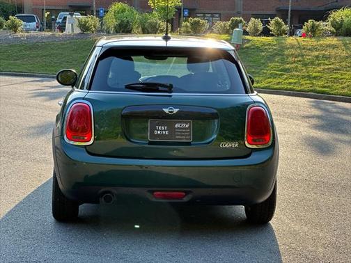 2016 MINI Hardtop Cooper