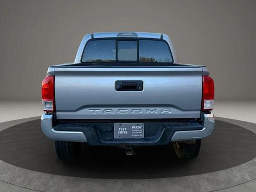 2017 Toyota Tacoma SR