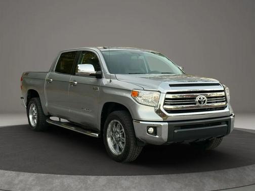 2017 Toyota Tundra SR5