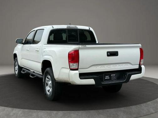 2017 Toyota Tacoma SR