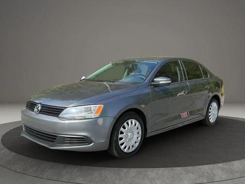Gray 2012 Volkswagen Jetta SE