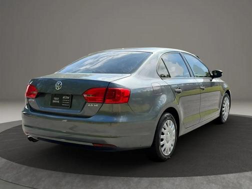 Gray 2012 Volkswagen Jetta SE