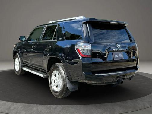 2016 Toyota 4Runner SR5 Sport Utility 4D