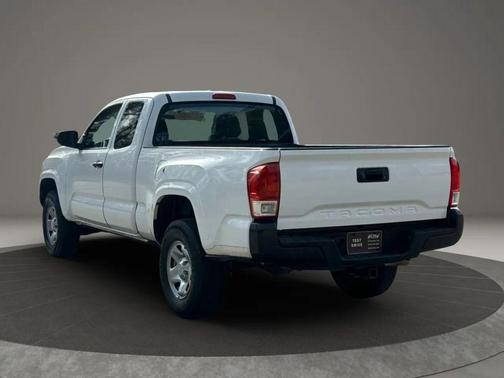 2017 Toyota Tacoma SR