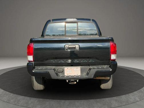Midnight Black Metallic 2018 Toyota Tacoma SR