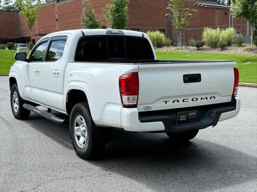2017 Toyota Tacoma SR