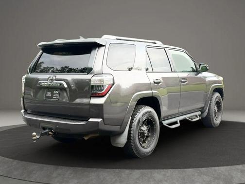 Magnetic Gray Metallic 2016 Toyota 4Runner SR5