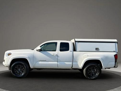 Super White 2020 Toyota Tacoma SR5
