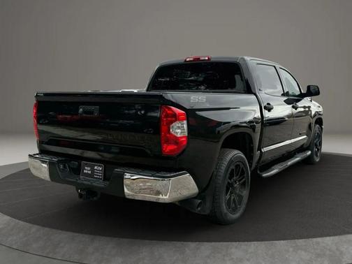 2018 Toyota Tundra SR5