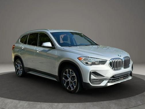 Glacier Silver Metallic 2020 BMW X1 sDrive28i