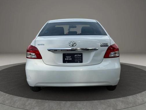 White 2011 Toyota Yaris Base