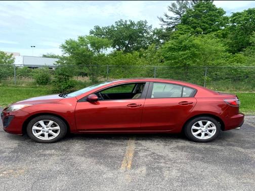 Photo 2 of 15 of 2011 Mazda Mazda3 i Touring