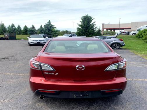 Photo 4 of 15 of 2011 Mazda Mazda3 i Touring
