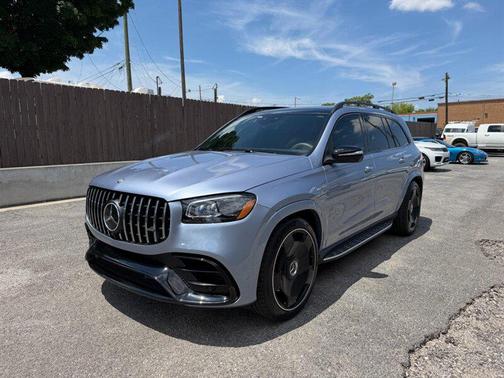 MANUFAKTUR Signature Cote d'Azur Light Blue Metallic 2025 Mercedes-Benz AMG GLS 63 Base