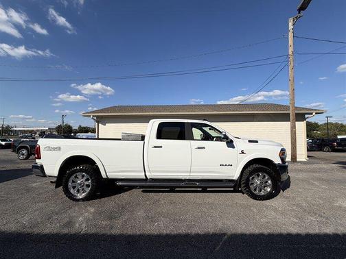 2022 RAM 2500 Laramie Crew Cab 4x4 8' Box