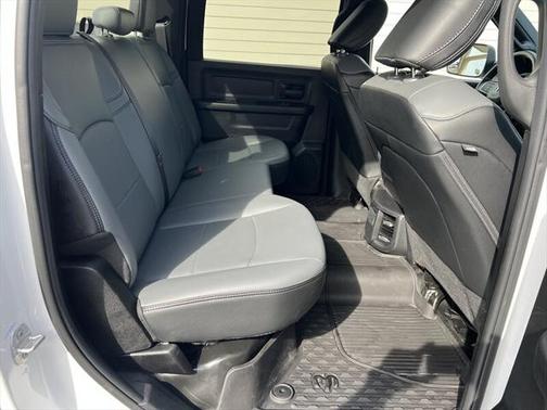 2021 RAM 2500 Tradesman Crew Cab 4x2 8' Box