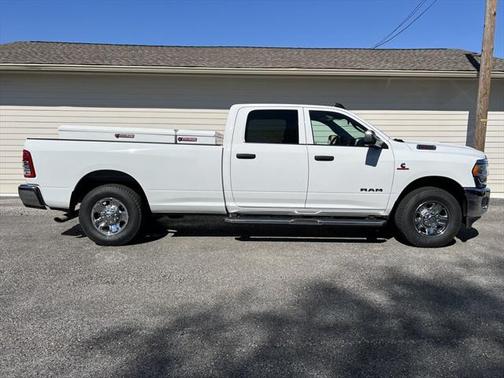2021 RAM 2500 Tradesman Crew Cab 4x2 8' Box
