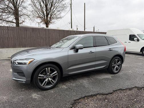 2020 Volvo XC60 T5 Momentum