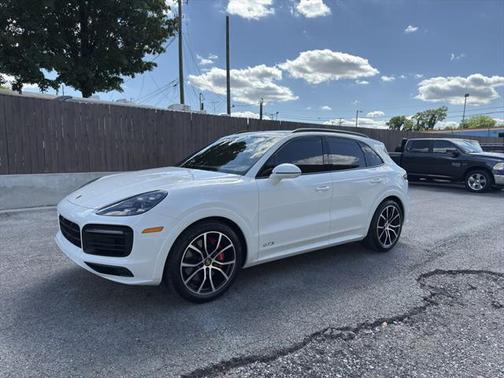 2022 Porsche Cayenne GTS