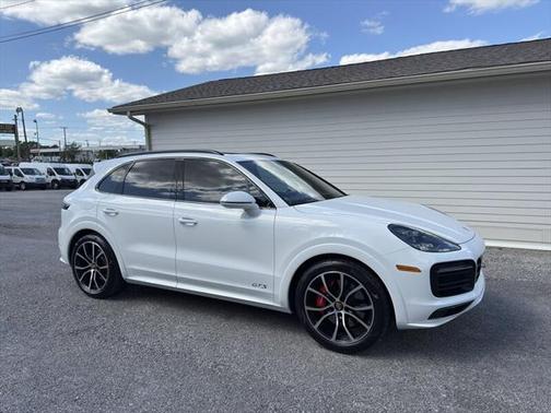 2022 Porsche Cayenne GTS