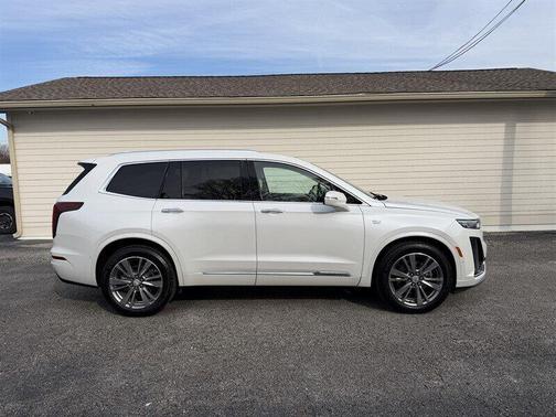 2022 Cadillac XT6 Premium Luxury FWD