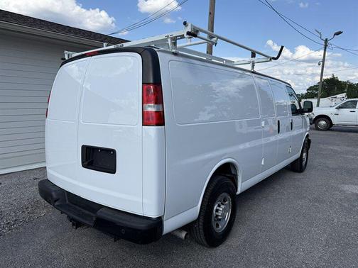 Summit White 2022 Chevrolet Express 3500 RWD 3500 Extended Wheelbase WT