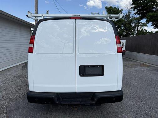 Summit White 2022 Chevrolet Express 3500 RWD 3500 Extended Wheelbase WT