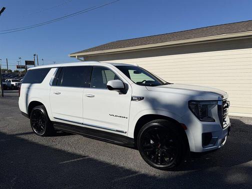 2023 GMC Yukon XL SLT