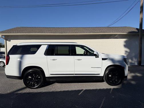 2023 GMC Yukon XL SLT