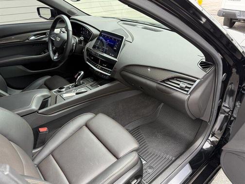 2022 Cadillac CT5 Sport