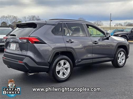 2020 Toyota RAV4 XLE