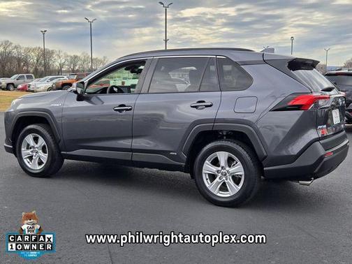 2020 Toyota RAV4 XLE