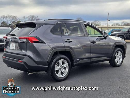 2020 Toyota RAV4 XLE