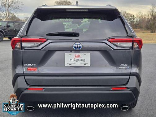 2020 Toyota RAV4 XLE