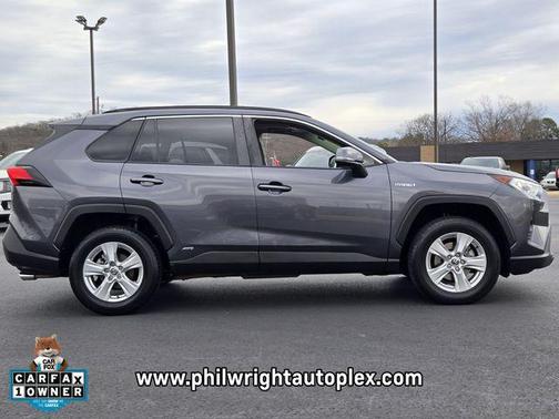 2020 Toyota RAV4 XLE