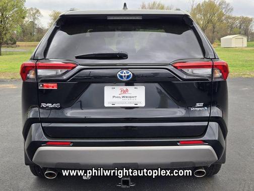 2022 Toyota RAV4 Hybrid SE