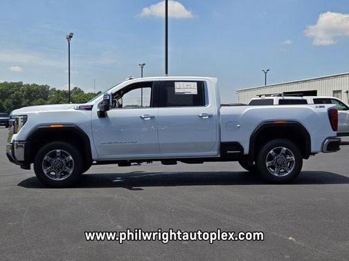 Glacier White Tricoat 2026 GMC Sierra 2500 SLT