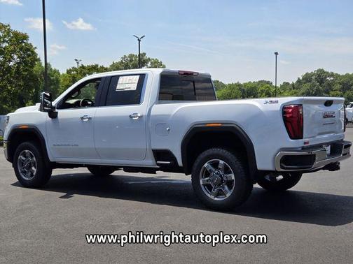 Glacier White Tricoat 2026 GMC Sierra 2500 SLT