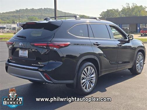 2025 Toyota Highlander Platinum