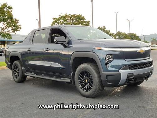 2025 Chevrolet Silverado EV LT