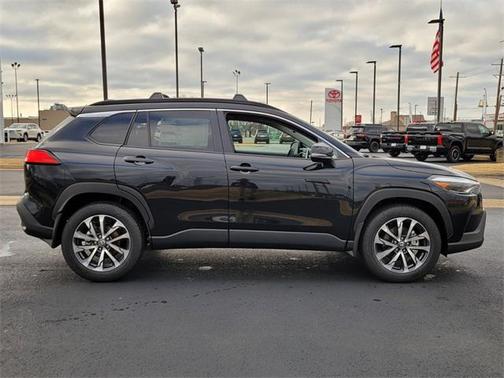 2025 Toyota Corolla Cross XLE